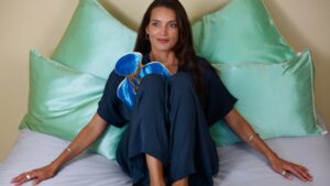 Rose Pure Silk Pillowcases less frizz for your hair