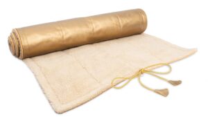 A traditional Yoga rug Mat with an eco, performace fleece top with dried Lavender flowers inside for an extra relaxaing element to your practice.