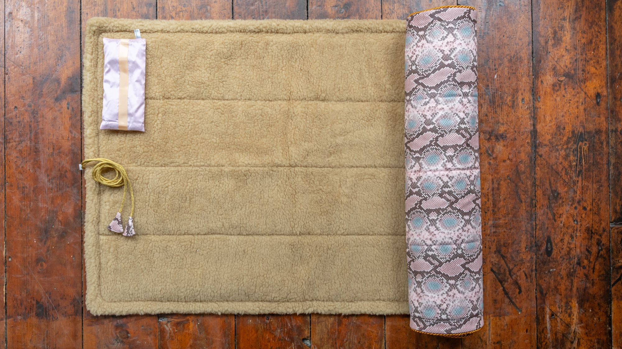 SUKALA Print Yogi Rug ＆　ESSENTIAL BALM Look Book - SUKALA（スカーラ）
