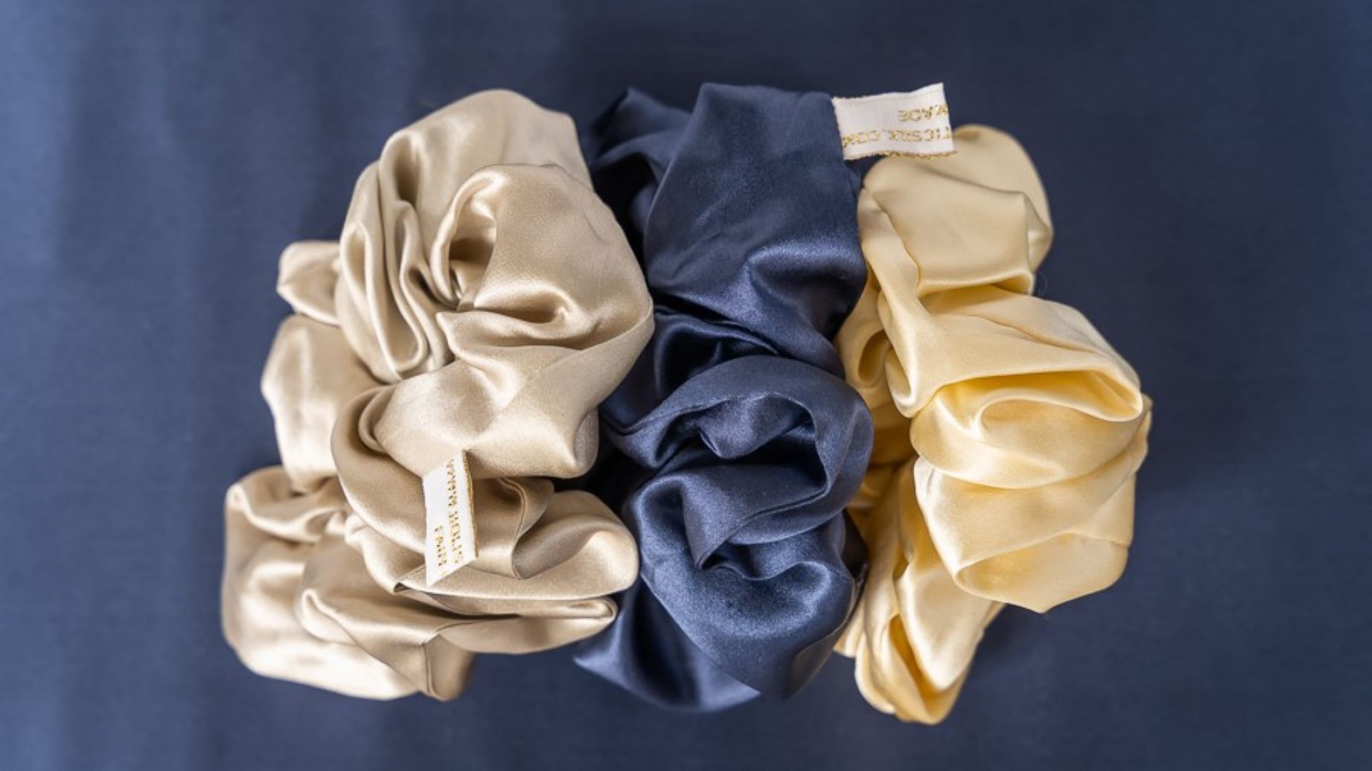 Holistic Silk Silver Navy Cream Scrunchie set