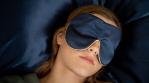 Holistic Silk Pure Silk Sleep Mask in an eternal classic colour Navy.
