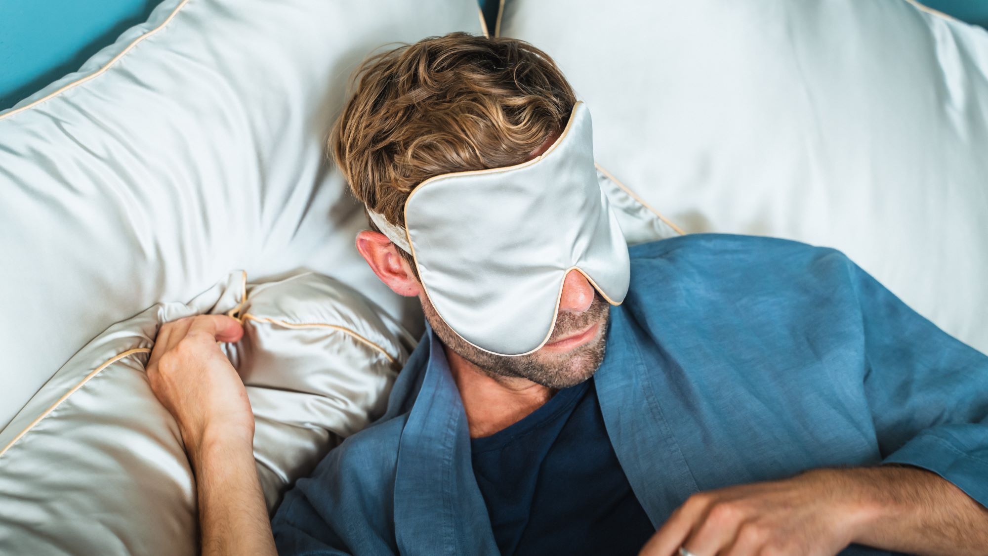 Holistic Silk Super Sized Deluxe Sleep Mask in Silver pure Mulberry silk